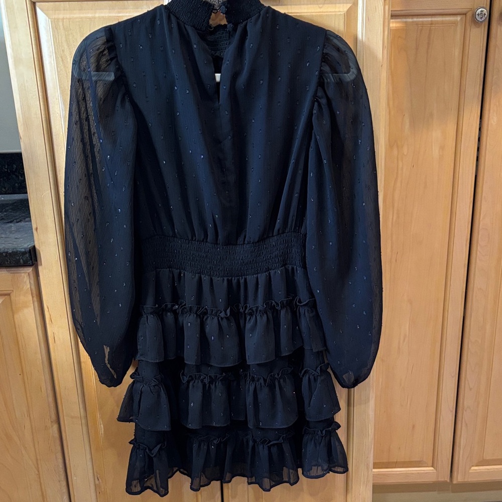 Elegant Black XS Dress - Picture 3 of 4